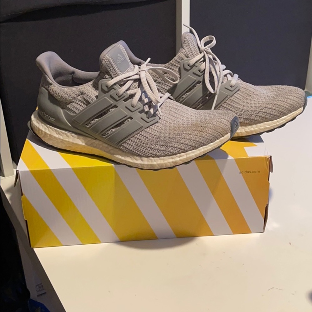 Grey ultra boosts